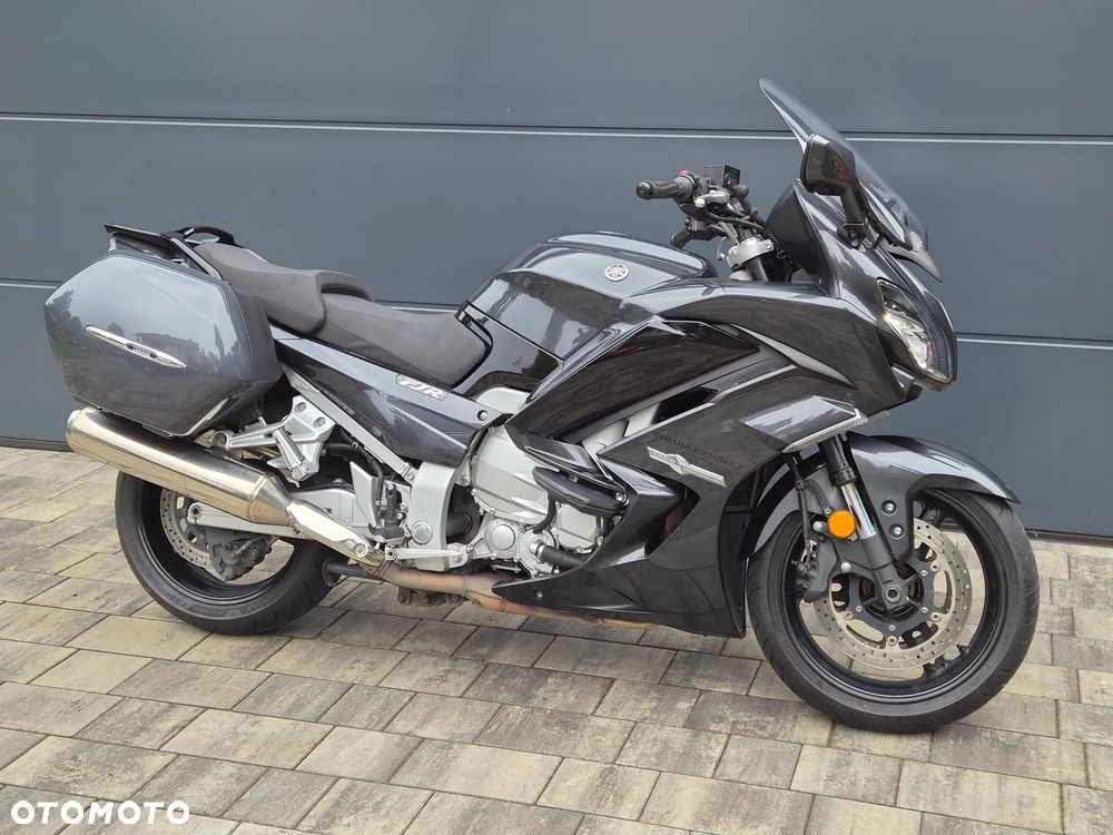Yamaha FJR - 6