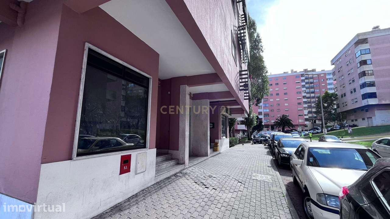 Loja ampla com visibilidade e possibilidade para habitação  - Oportuni - Grande imagem: 5/44