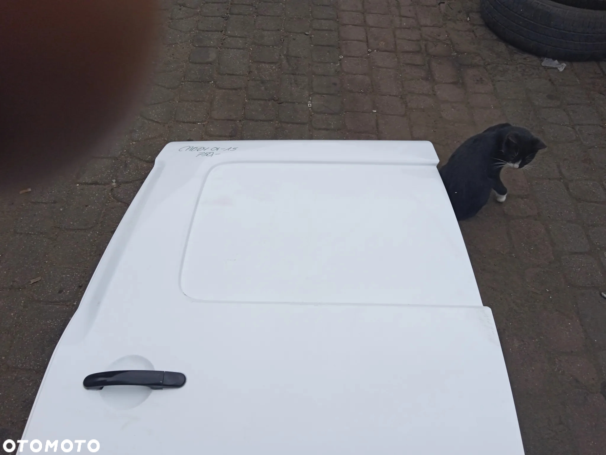 DRZWI PRZESUWNE LEWE ZAMEK KLAMLA  VW CADDY LONG  04-15 - 2