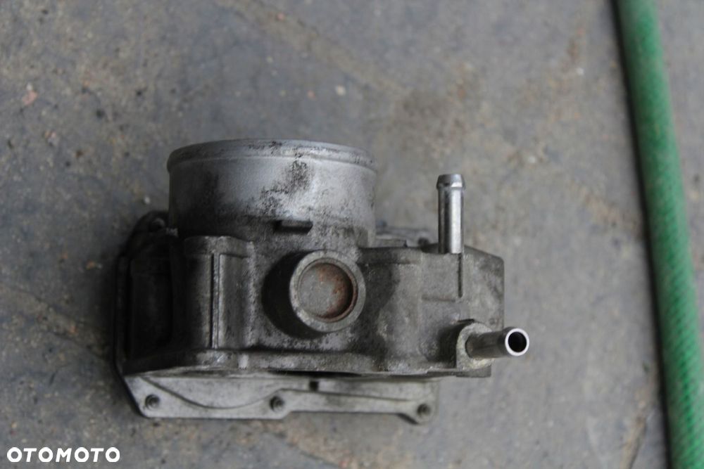 PRZEPUSTNICA COROLLA E15 1.8 22030-0T040 - 4