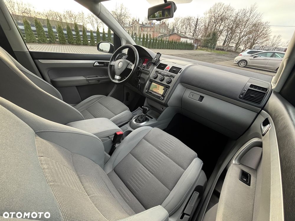 Volkswagen Touran 2.0 TDI DSG Highline - 30