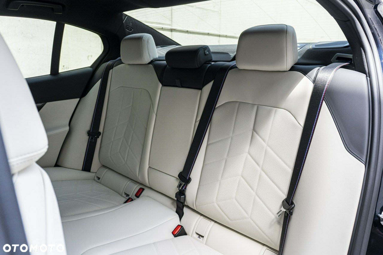 BMW Seria 5 - 21