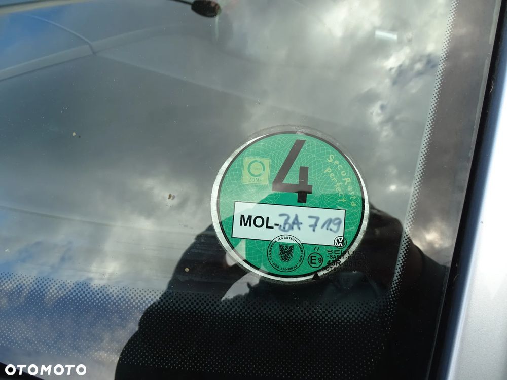 Volkswagen New Beetle 1.6 - 9