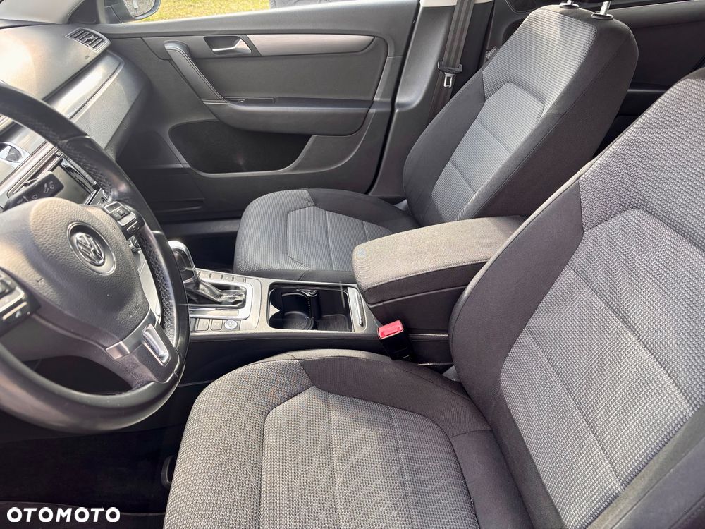 Volkswagen Passat 2.0 TDI Comfortline DSG - 16