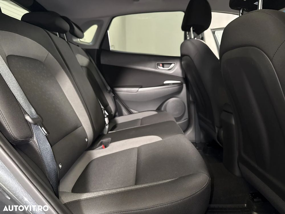 Hyundai KONA - 13