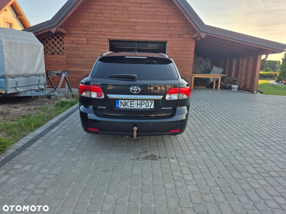 Toyota Avensis 1.8 Premium EU5 - 4