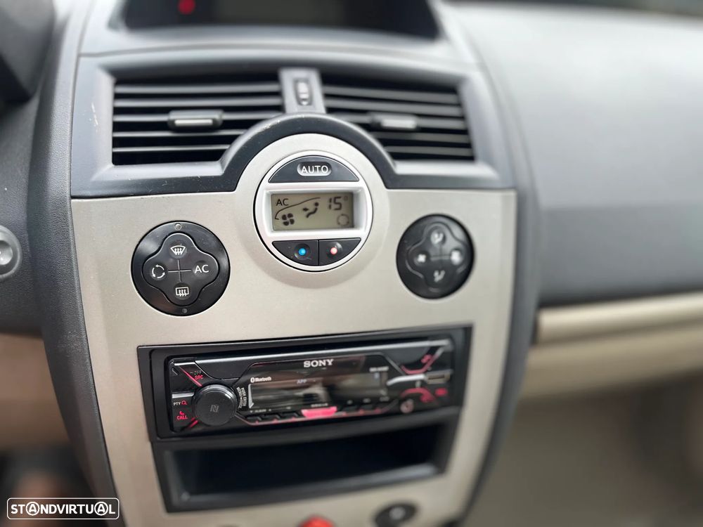 Renault Mégane 1.5 dCi Dynamique Luxe - 7