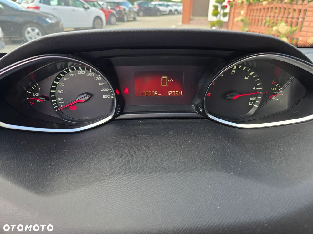 Peugeot 308 - 25