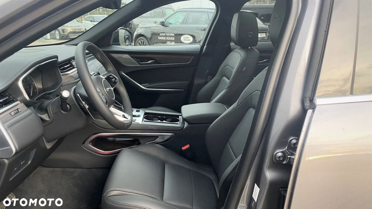 Jaguar F-Pace - 14