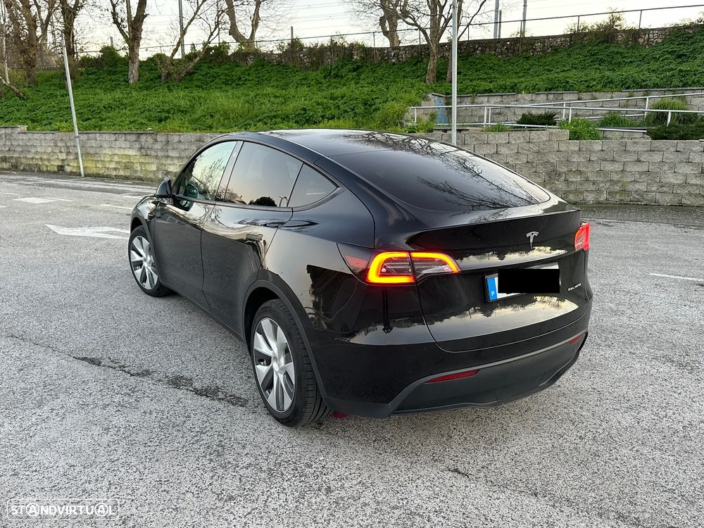 Tesla Model Y Long Range Dual Motor AWD - 4