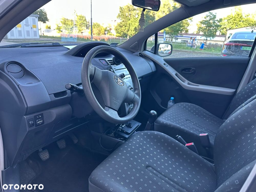 Toyota Yaris 1.0 Terra - 10