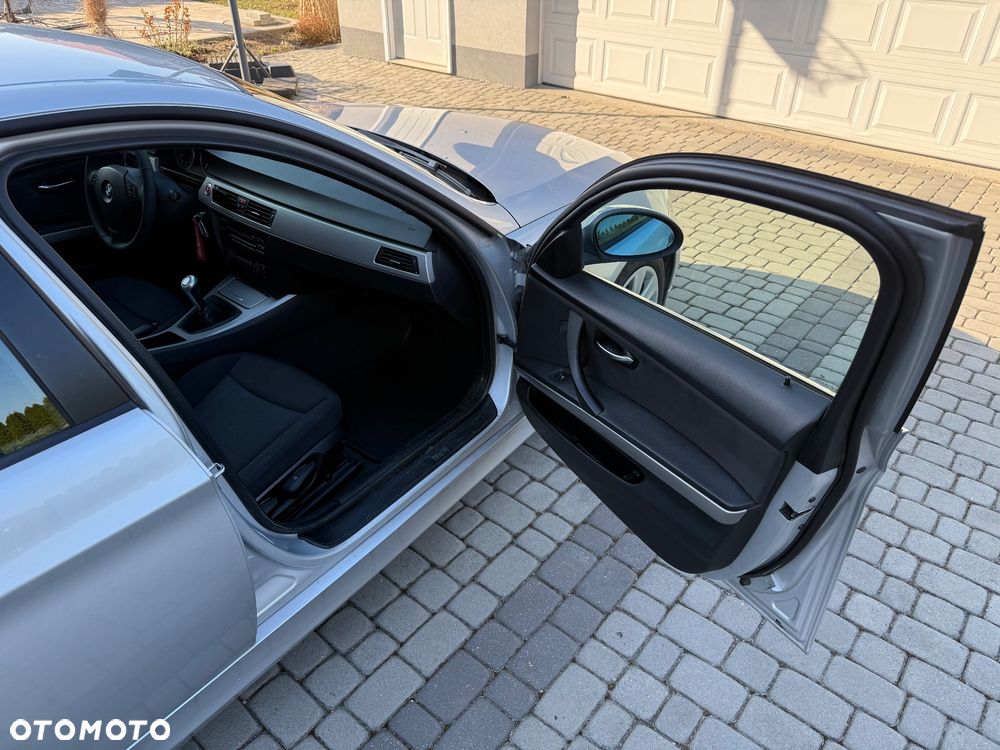 BMW Seria 3 320d - 10
