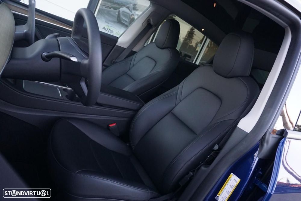 Tesla Model Y Long Range Dual Motor AWD - 32