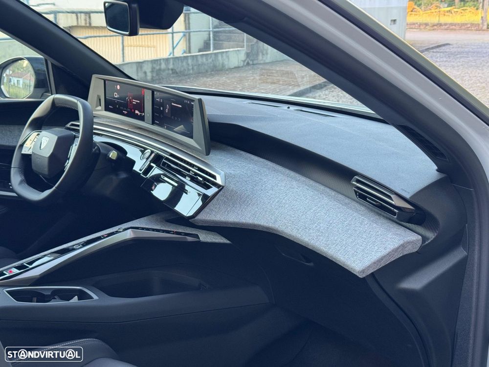 Peugeot 3008 1.2 Hybrid Allure e-DCS6 - 25