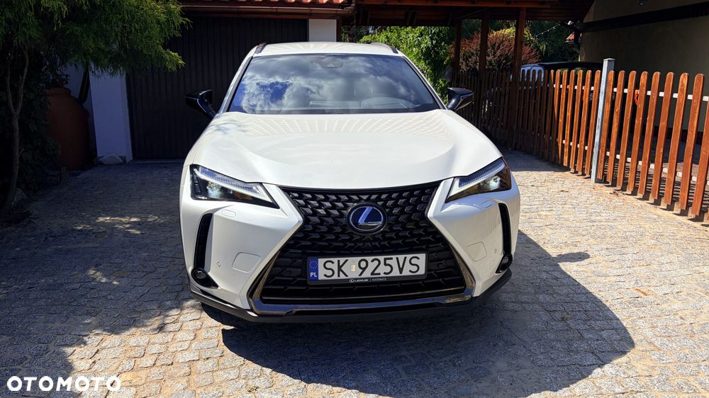 Lexus UX - 4
