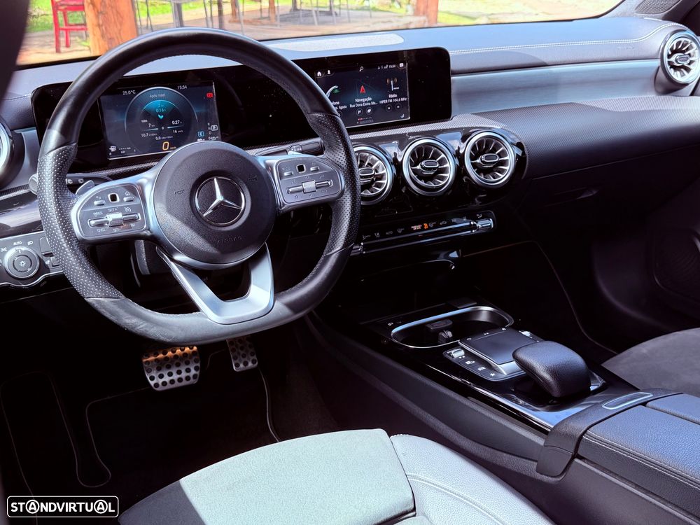 Mercedes-Benz A 250 e 8G-DCT AMG Line - 14