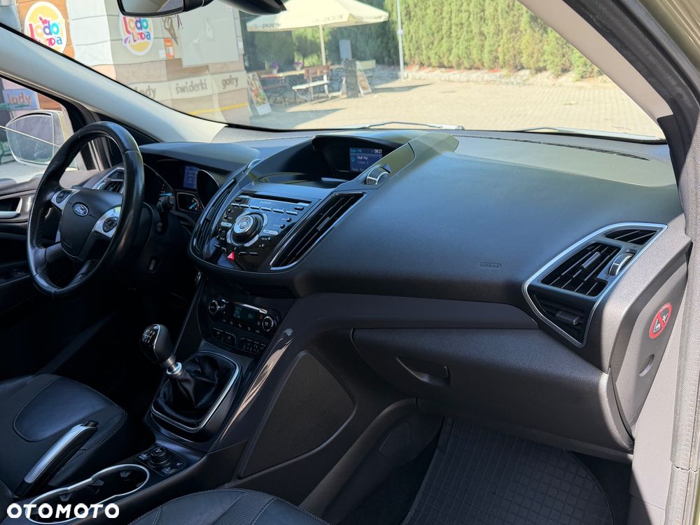 Ford Kuga 2.0 TDCi 2x4 Titanium - 25