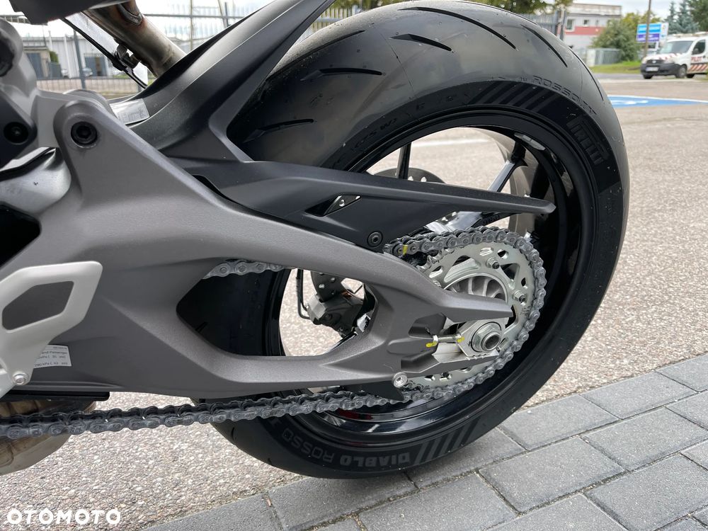 Ducati Streetfighter V2 - 17