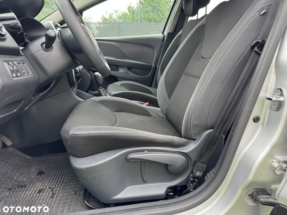 Renault Clio 1.2 16V 75 Life - 13
