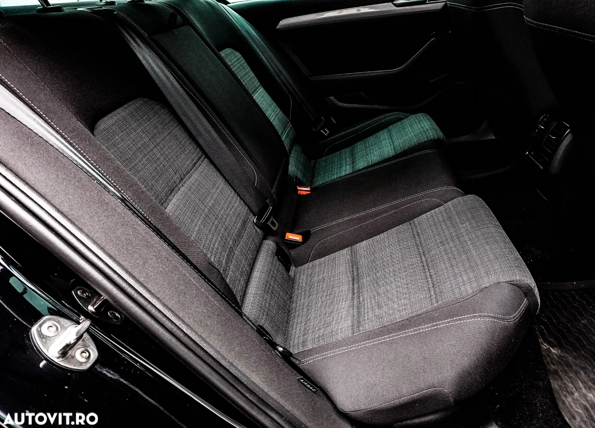 Volkswagen Passat 2.0 TDI DSG Highline - 16