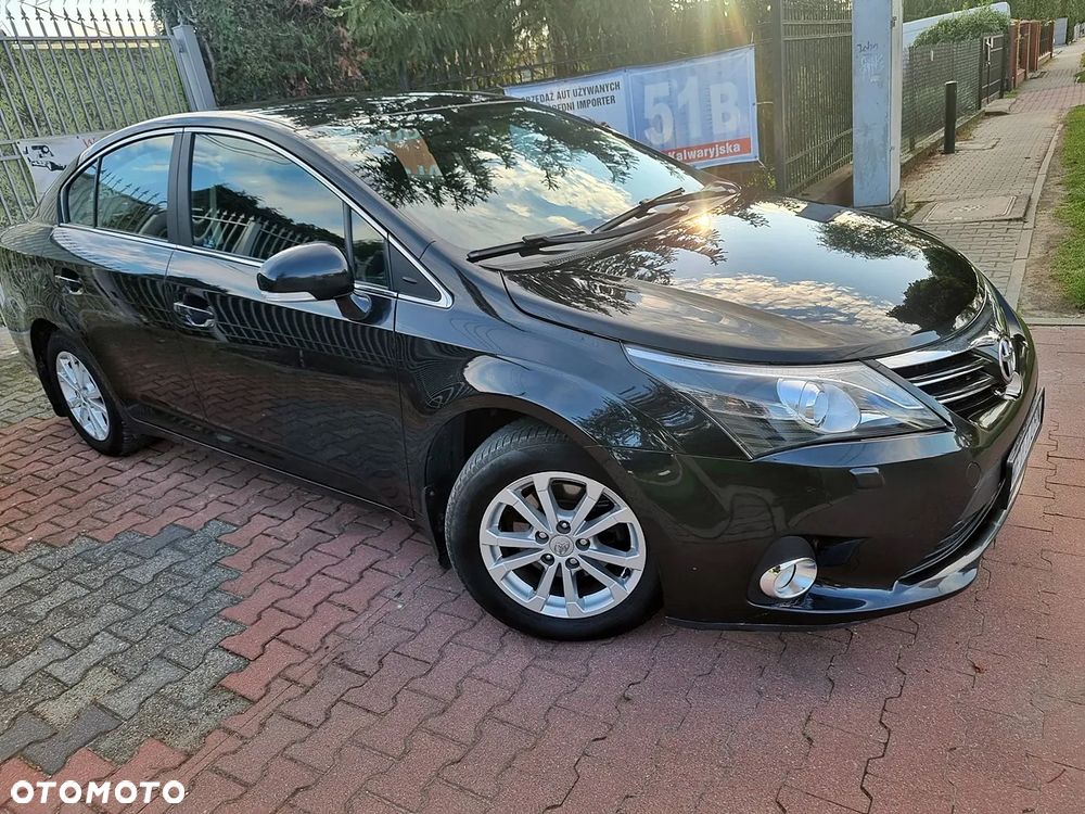 Toyota Avensis 2.0 Premium - 12
