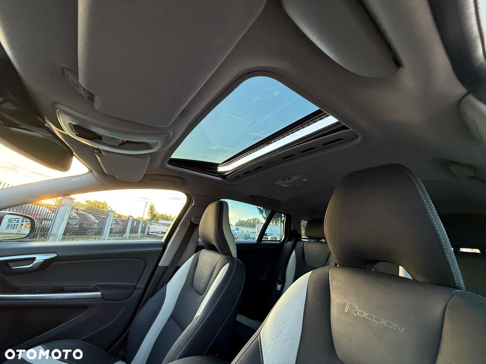 Volvo V60 T6 AWD Geartronic RDesign - 32