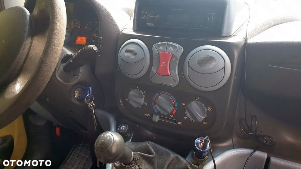 Fiat Doblo 1.3 JTD SX - 12