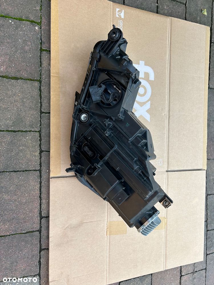Audi A4 B9 lampa prawy przód 8W094103 full led - 9
