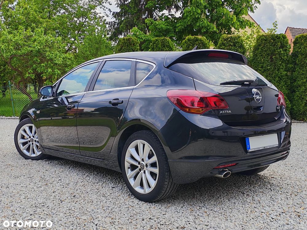 Opel Astra 2.0 CDTI DPF Automatik Innovation - 2