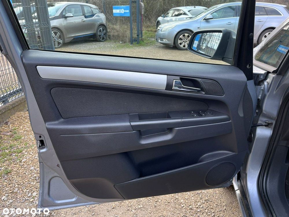 Opel Zafira 1.8 - 16