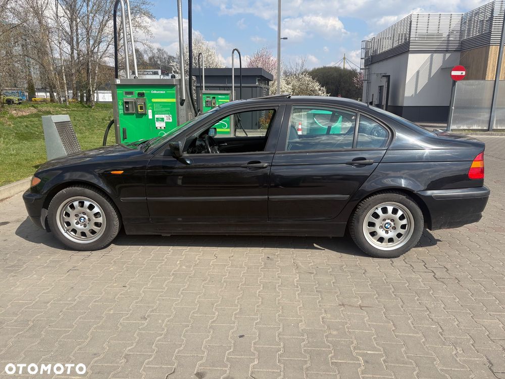 BMW Seria 3 318i - 5