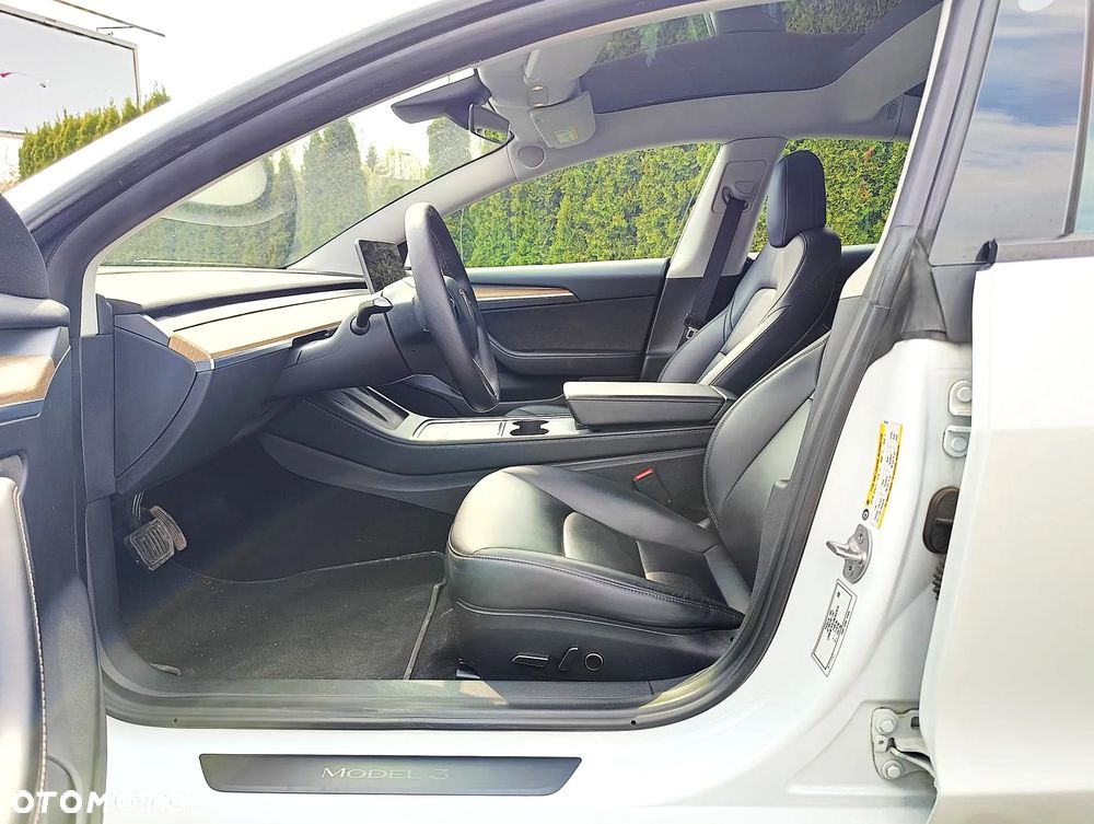 Tesla Model 3 - 11