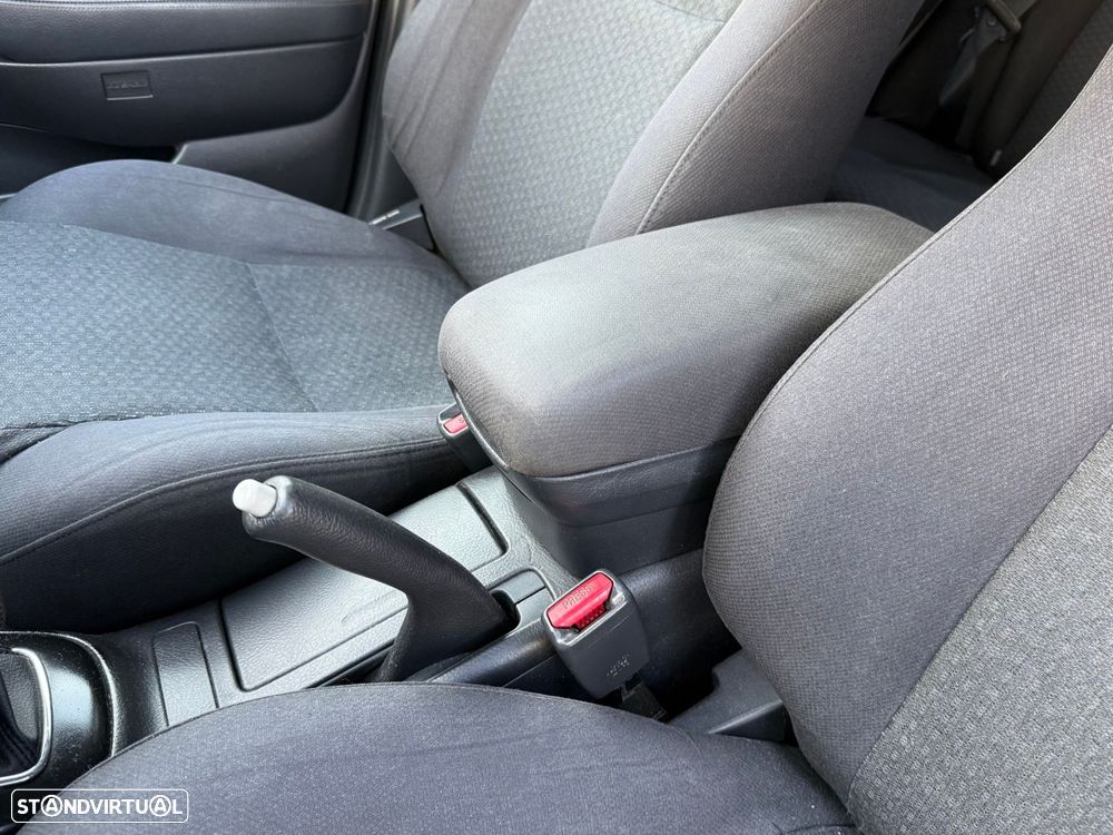 Toyota Avensis SW 2.0 D4D Sol - 15