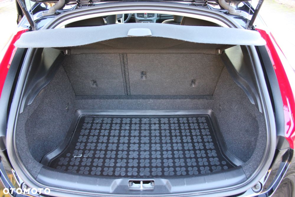 Volvo V40 T2 Momentum - 23