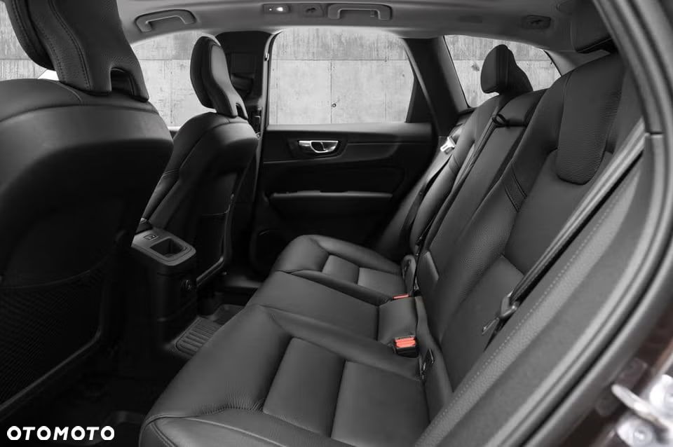 Volvo XC 60 T5 AWD Inscription - 11
