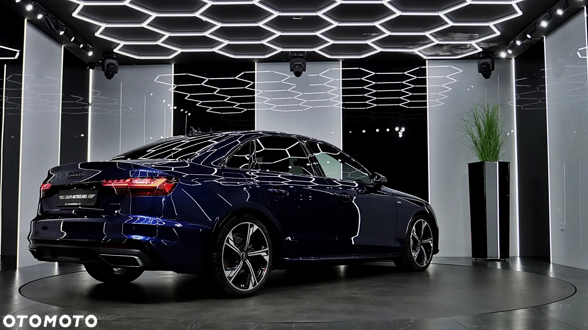 Audi A4 Avant ver-40-tfsi-quattro-s-tronic-s-line - 12