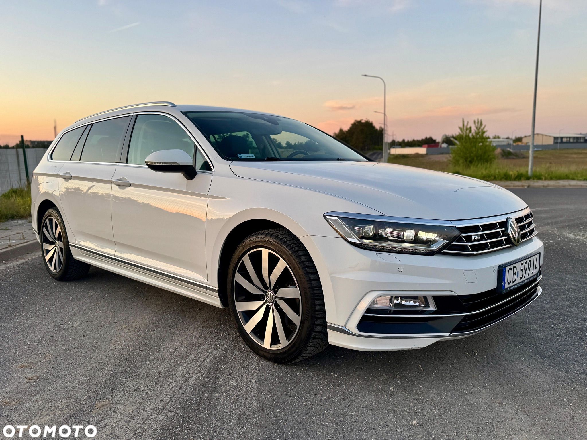 Volkswagen Passat - 1