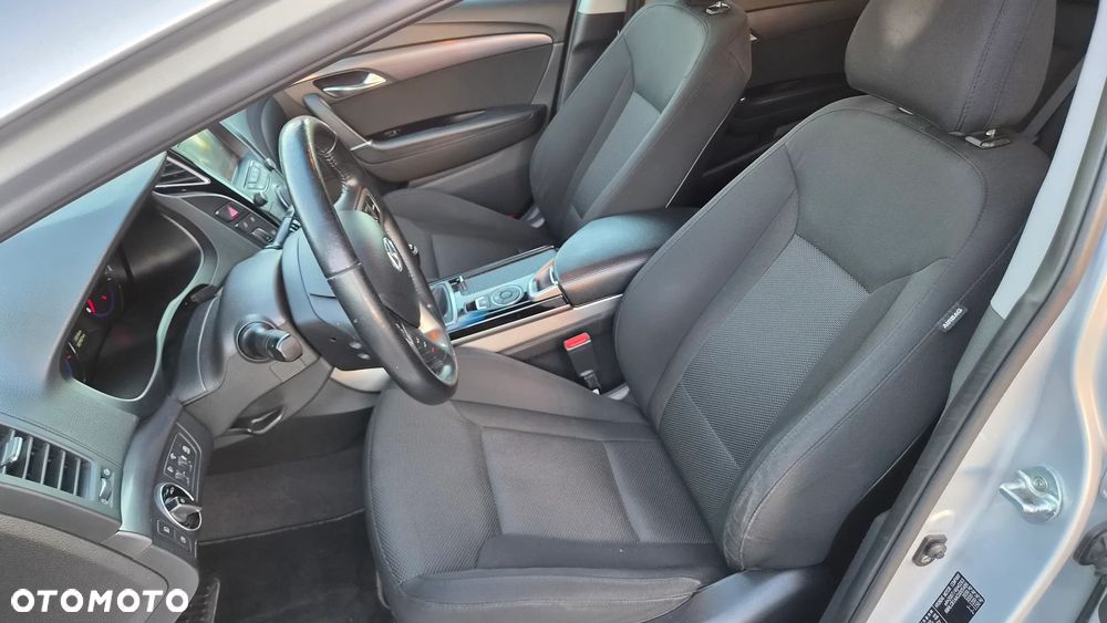 Hyundai i40 1.6 GDI Comfort + - 17