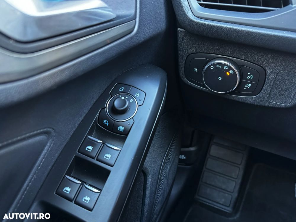 Ford Focus 1.5 EcoBlue 8AT Titanium X - 36