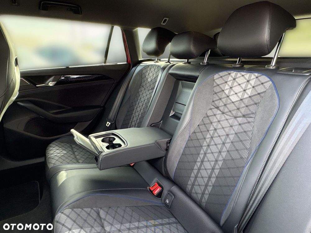 Volkswagen Passat - 34