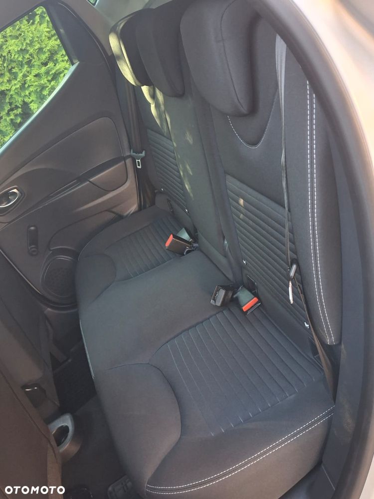 Renault Clio 1.2 16V 75 Limited - 19