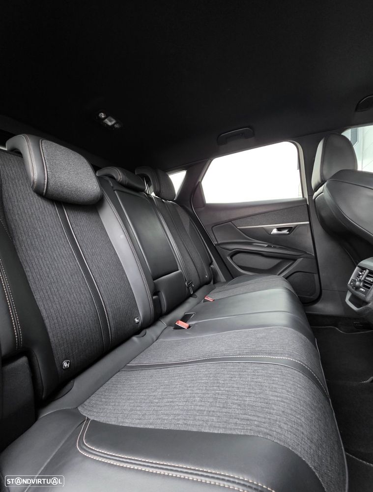 Peugeot 3008 BlueHDi 130 Stop & Start EAT8 Allure - 4
