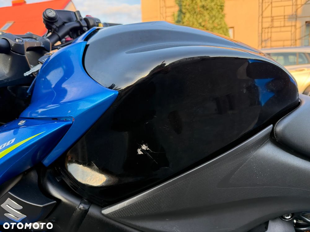 Suzuki GSX 1000 - 17