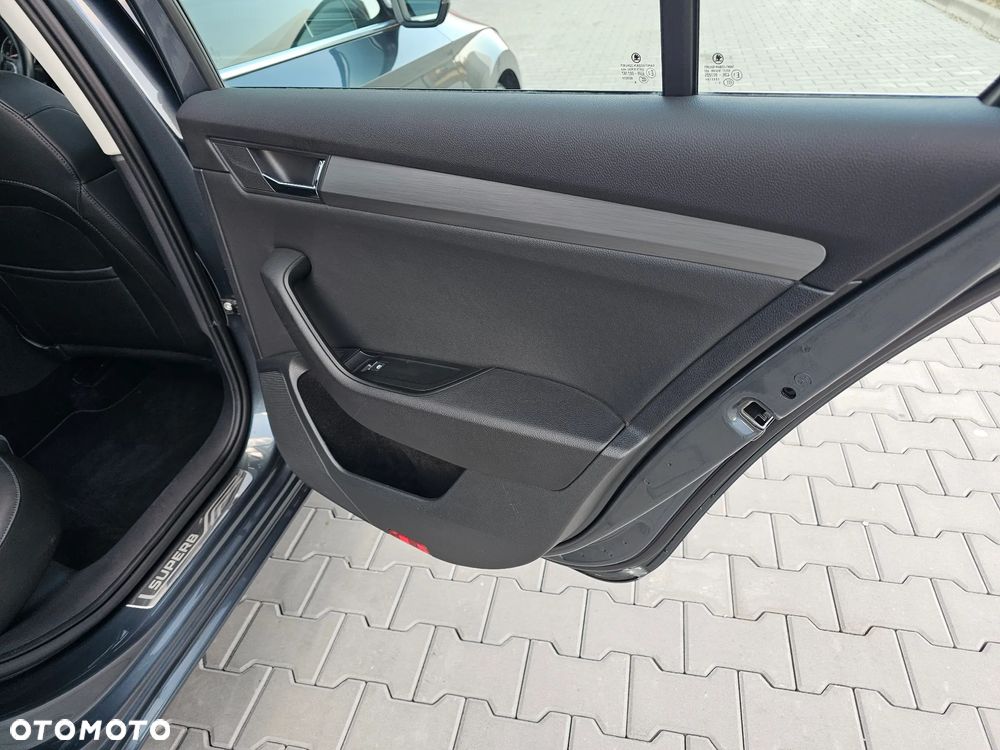 Skoda Superb 1.6 TDI DSG Style - 35