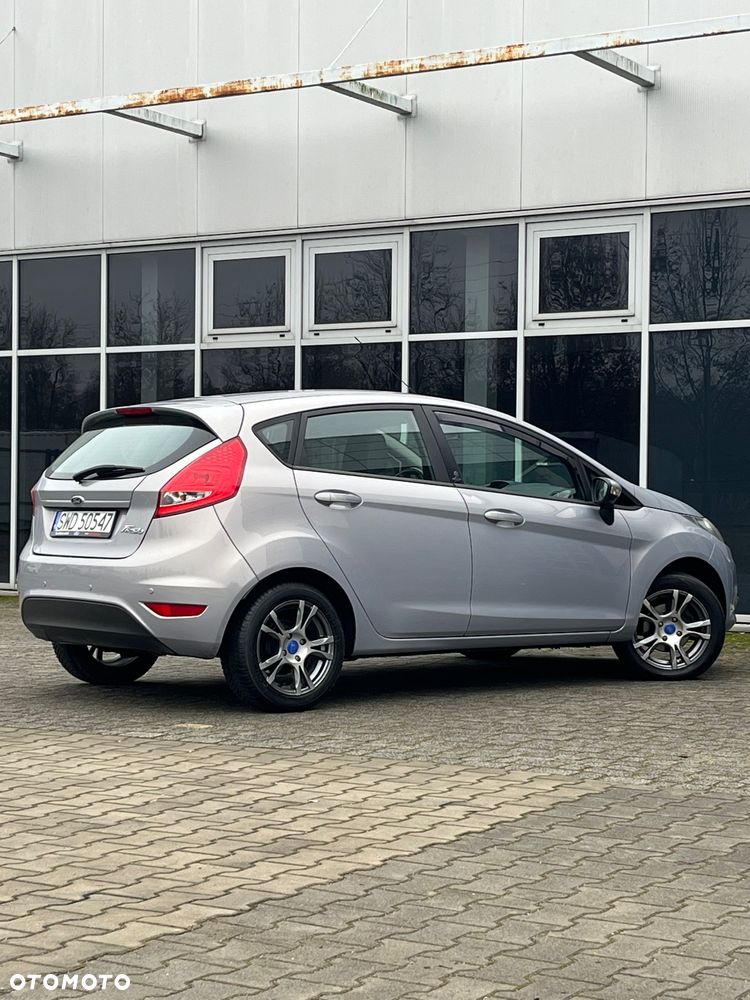 Ford Fiesta 1.4 Autom Champions Edition - 19