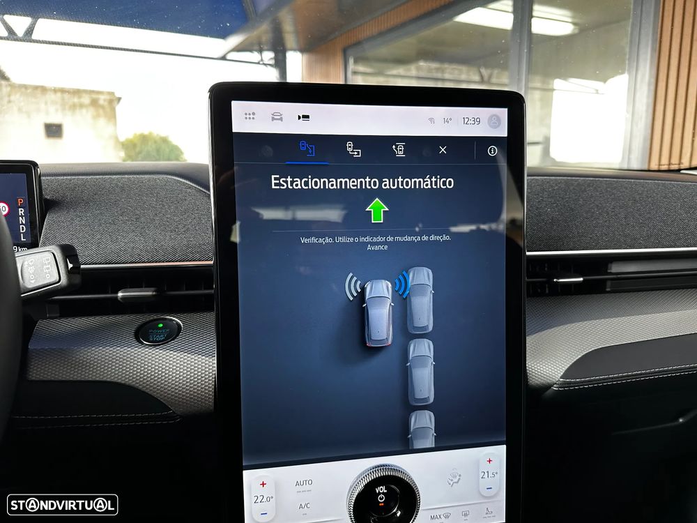 Ford Mustang Mach-E Standard - 40