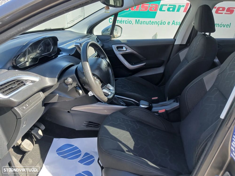 Peugeot 2008 1.2 PureTech Style - 13