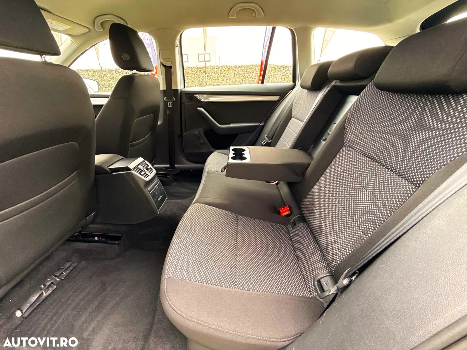 Skoda Octavia Combi 1.6 TDI (Green tec) 4x4 Ambition - 18
