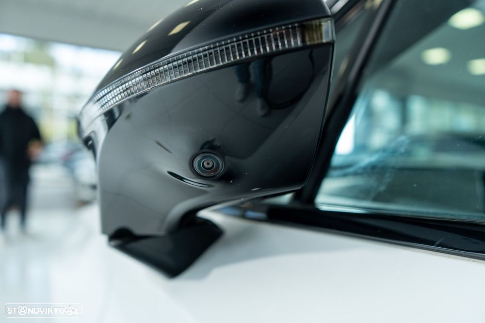 MG MG4 64 kWh Luxury - 12