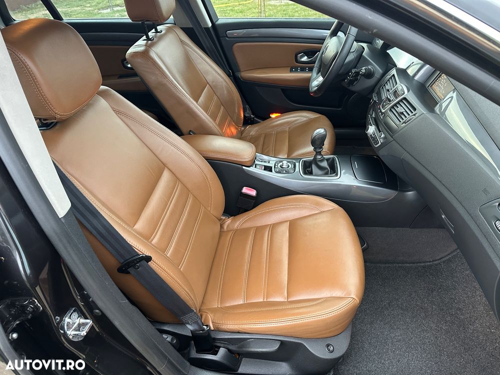 Renault Laguna dCi 110 FAP Paris Business - 10